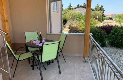 Punat Apartment | Apartment in Punat with Terrace, Air condition, WIFI, Washing machine (4534-3)