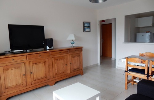 Saint-Marc-sur-Mer Apartment | Apartment in residence near the beach, shops, garage
