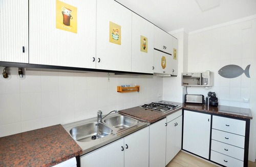 Roses Town Center Apartment | Apartment in Roses with Stunning Sea Views