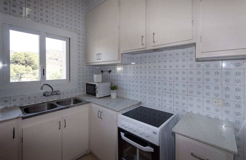 El Mas Oliva Apartment | Apartment in Roses with Sea Views & Pool