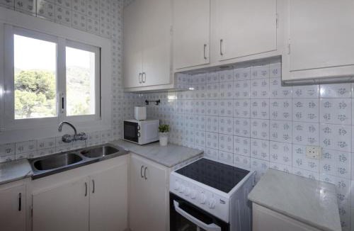 El Mas Oliva Apartment | Apartment in Roses with Sea Views & Pool