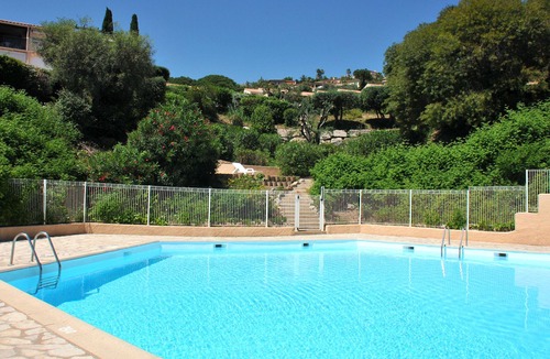 La Nartelle Apartment | Apartment in Sainte Maxime with sea view, sleeps 4, sandy beach 300 m'away