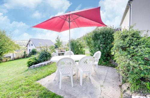 Saint-Remy Apartment | Apartment in Saint-Rémy near Lake