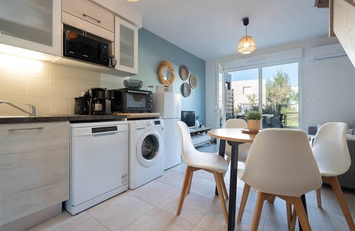Serignan Apartment | Apartment in Sérignan with shared pool