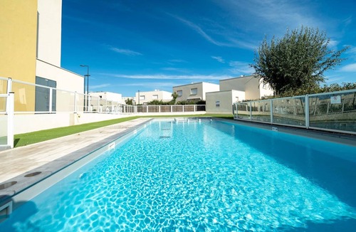 Serignan Apartment | Apartment in Sérignan with shared pool
