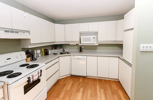 Sheridan House | Apartment in South Mississauga near Highway