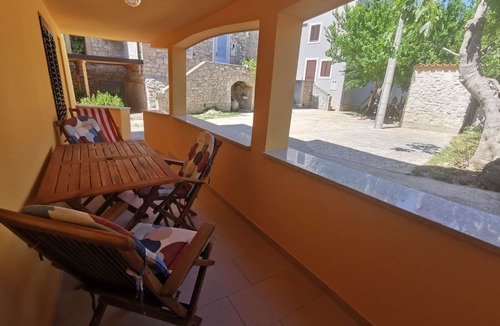 Sveti Jakov Apartment | Apartment in Stivan with Terrace, Air condition, WIFI (920-1)