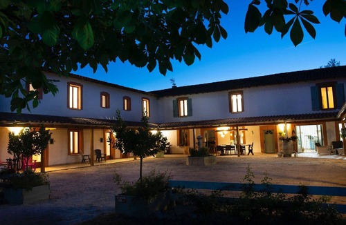 Rabastens Apartment | Apartment in Tarn with Pool and Bubble Bath