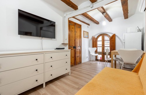 Old Town Apartment | Apartment in TGN historic center only 450m beach