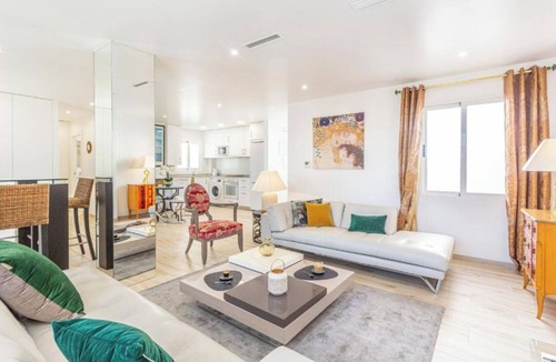 Barri Vell - Santa Creu Apartment | Apartment in the center of Alicante and 100 meters from the beach.