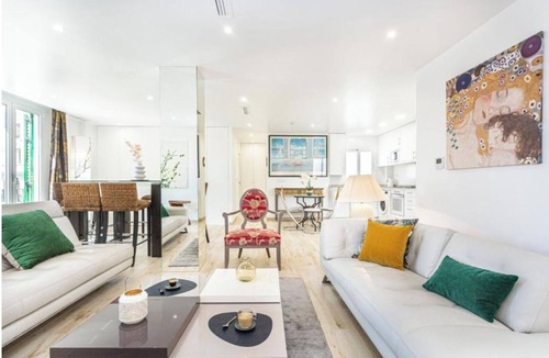 Barri Vell - Santa Creu Apartment | Apartment in the center of Alicante and 100 meters from the beach.
