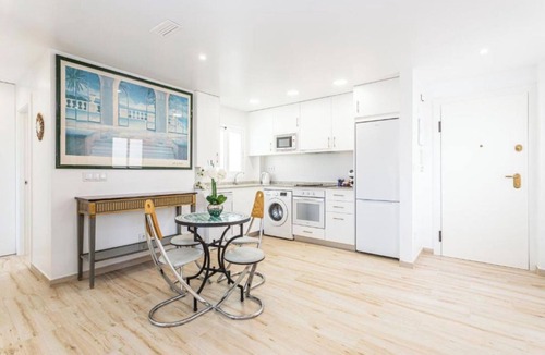 Barri Vell - Santa Creu Apartment | Apartment in the center of Alicante and 100 meters from the beach.