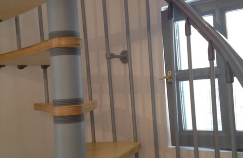 Ecusson Apartment | Apartment in the city center, near public transport, 1 bedroom, sleeps 2