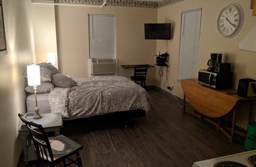 Judson Apartment | Apartment in The Historical Stahl House Building.