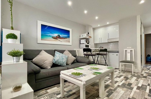 Carihuela Apartment | Apartment in Torremolinos 300 m from beach