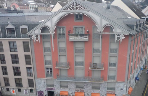 Cauterets Apartment | Apartment in town center close to cable cars quiet new condition private parking