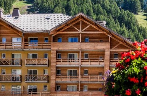 Allos Apartment | Apartment in Val d'Allos with Heated Pool