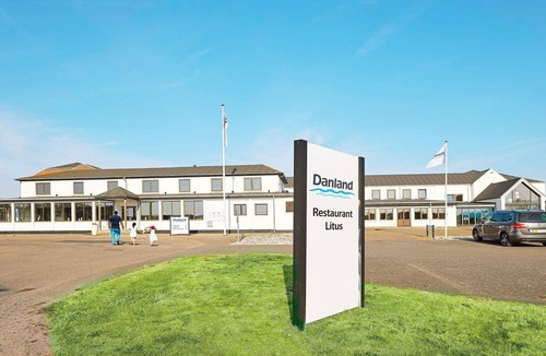 Vedersø Klit House | Apartment in Vedersø Park- Shared Kitchen