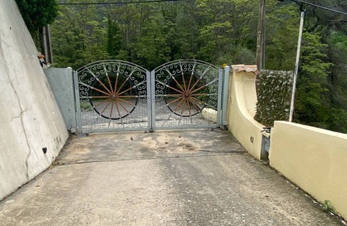 Peillon Apartment | Apartment in villa