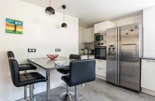 Callas Apartment | Apartment in villa with pool