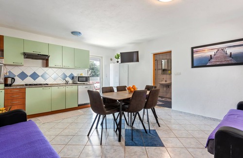 Vir Apartment | Apartment in Vir near Sea Beach