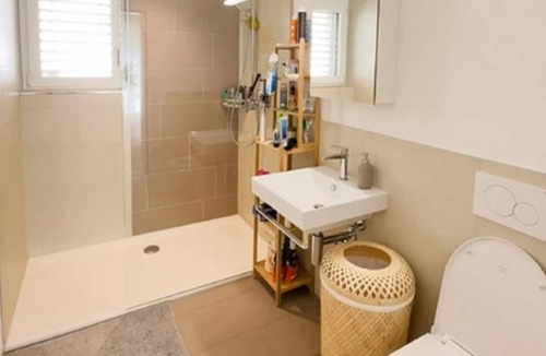 Affoltern Apartment | Apartment in Zurich Affoltern near forest