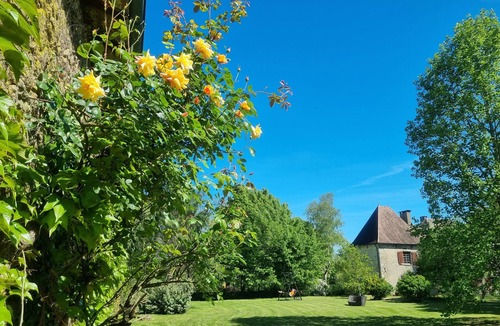 Busserolles Apartment | Apartment Intime in the annex of a hunting lodge from the 14th century century