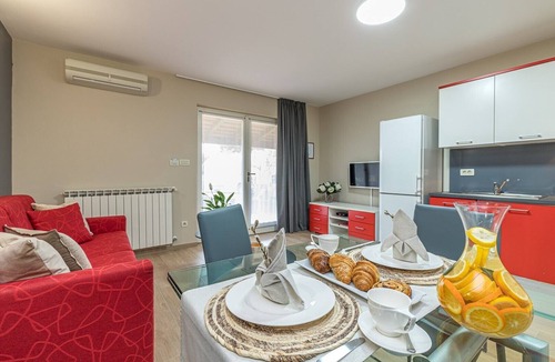 Mali Maj Apartment | Apartment Irena A1 with Pool - Mali Maj