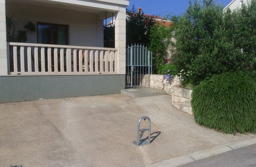 Cove Tri Zala (Zrnovo) Apartment | Apartment Iris 1-bedroom apartment 300m from beach