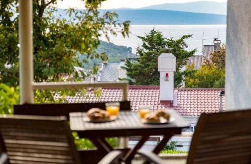 Njivice Apartment | Apartment Iskra by El-Pi Tours