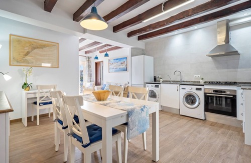 Costa Dorada Apartment | Apartment 'Jb' with Sea Views, Wi-Fi and Air Conditioning
