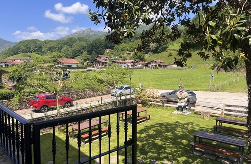 Ituren Apartment | Apartment 'Joalduna' with Mountain View, Wi-Fi and Air Conditioning