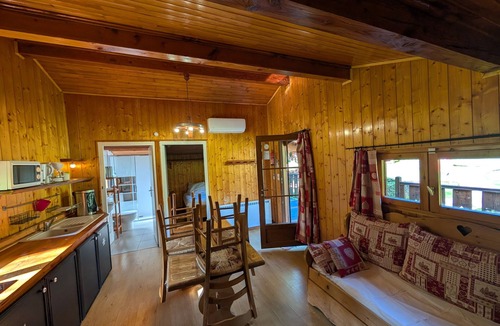 Vaulnaveys-le-Bas Apartment | Apartment 'Jonquille' with Mountain View, Wi-Fi and Air Conditioning