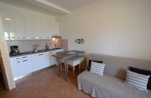 Milcetici Apartment | Apartment Josipa 5 with Terrace