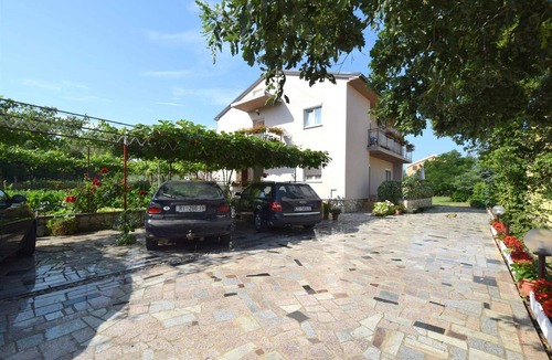 Milcetici Apartment | Apartment Josipa 5 with Terrace