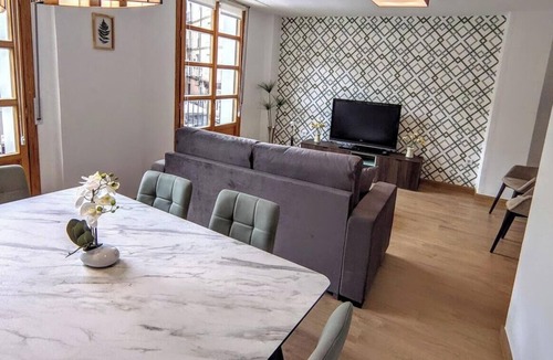 Old Town Apartment | Apartment-Jurásico-Deluxe-Ensuite with Shower-Balcony