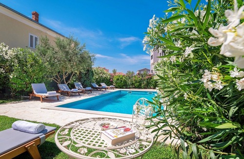 Podstrana Apartment | Apartment Jure, (14934), Podstrana, hr