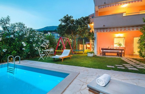 Podstrana Apartment | Apartment Jure, (14934), Podstrana, hr