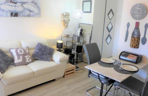 Villers-sur-Mer Apartment | Apartment Kennedy by Interhome