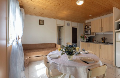 Gravieres House | Apartment 'Kevin- Mas Lachamp' with Mountain View, Shared Pool and Air Conditioning