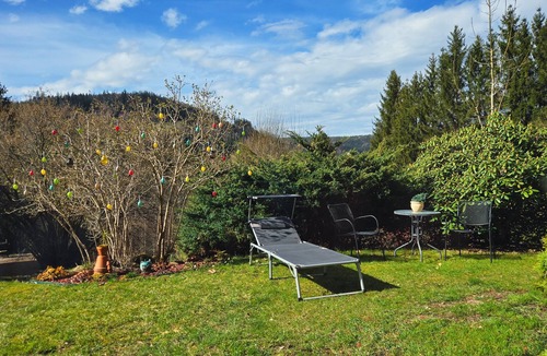 Warmensteinach Apartment | Apartment "Klein Waldseele" with Private Garden and Wi-Fi