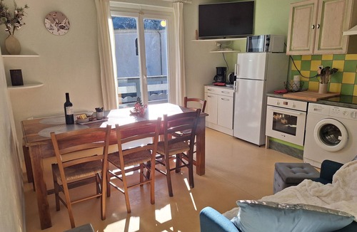 Luz-Saint-Sauveur Apartment | Apartment Knossos in a detached house