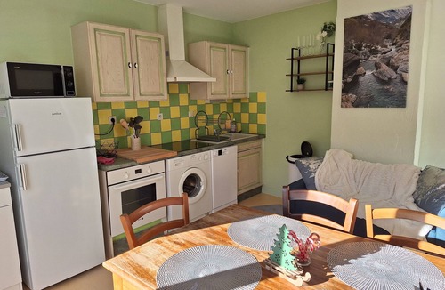Luz-Saint-Sauveur Apartment | Apartment Knossos in a detached house