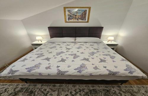 Banici Apartment | Apartment Kola - Two Bedroom Apartment with Balcony and Sea View 2