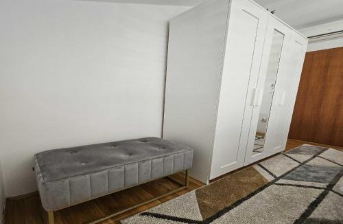 Banici Apartment | Apartment Kola - Two Bedroom Apartment with Balcony and Sea View 2