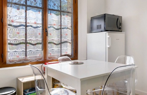 Argeles Gazost Apartment | Apartment 'L'arrieulat 2' with Mountain View, Shared Terrace and Shared Garden