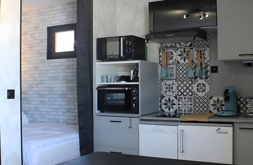 Les Angles Apartment | Apartment "L'Élan" – Modern Comfort 1 km from the Ski Slopes, Balcony and Mountain View