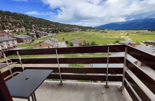 Les Angles Apartment | Apartment "L'Élan" – Modern Comfort 1 km from the Ski Slopes, Balcony and Mountain View