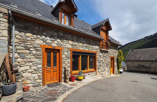 Cazeaux-de-Larboust Apartment | Apartment 'La Grange' with Mountain View, Private Garden and Wi-Fi