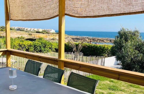 Chateau-d'Olonne Apartment | Apartment 'Les Sables Pailletés 10p' with Sea View, Private Terrace and Wi-Fi